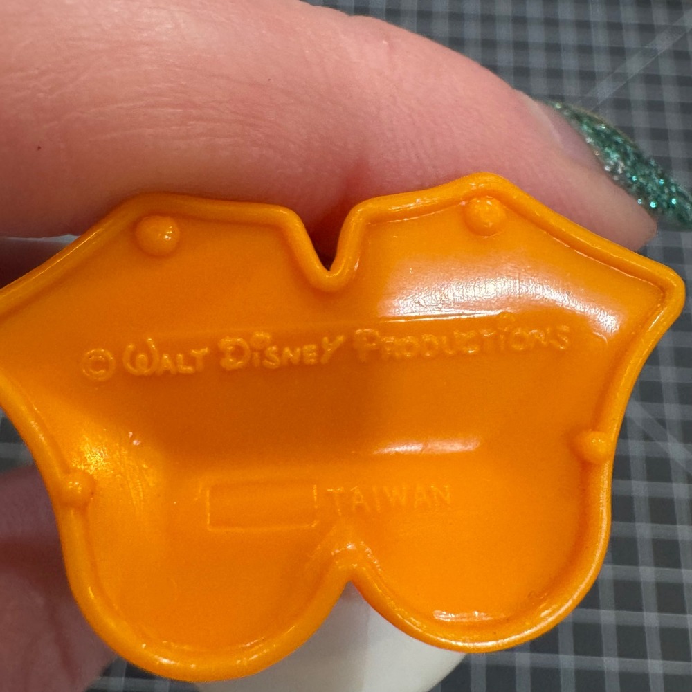 Vintage Walt Disney Productions Donald Duck Wind Up Walking Toy Figure Taiwan - Picture 2 of 6